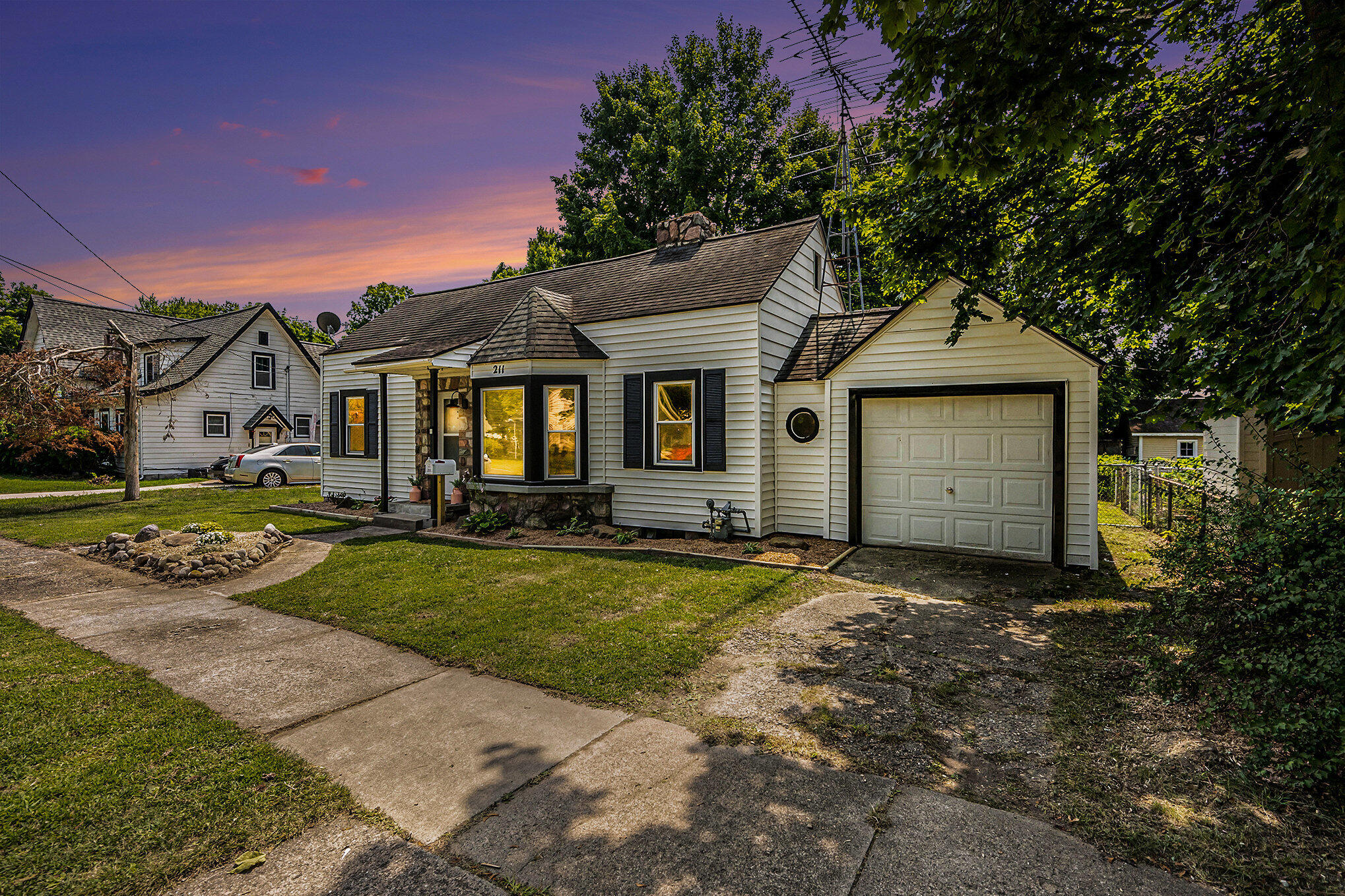 211 East Wheeler Street Three Rivers, MI 49093 - Photo 14 of 17 Front Main