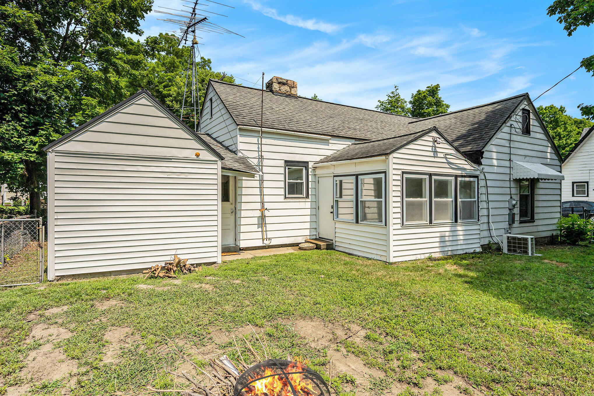211 East Wheeler Street Three Rivers, MI 49093 - Photo 16 of 17 Back of home