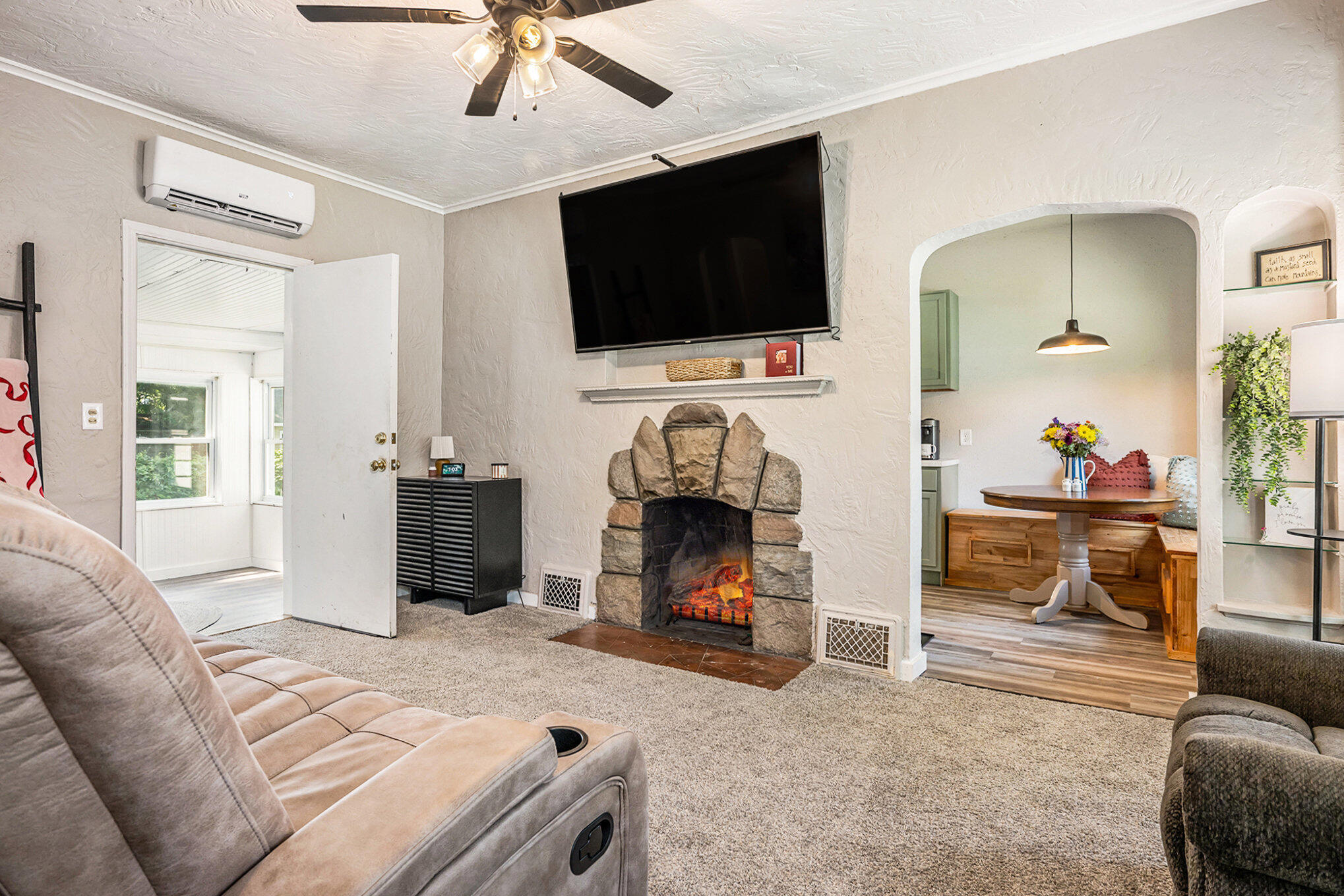 211 East Wheeler Street Three Rivers, MI 49093 - Photo 3 of 17 Living Room