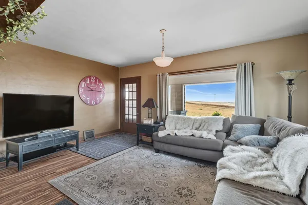 $434,000 | 3703 Plaza Road, Rosalia, WA 99170