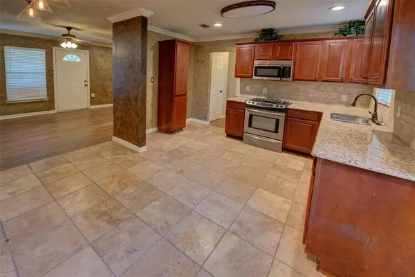 $1,850 | 1212 Marshalldale Drive, Arlington, TX 76013