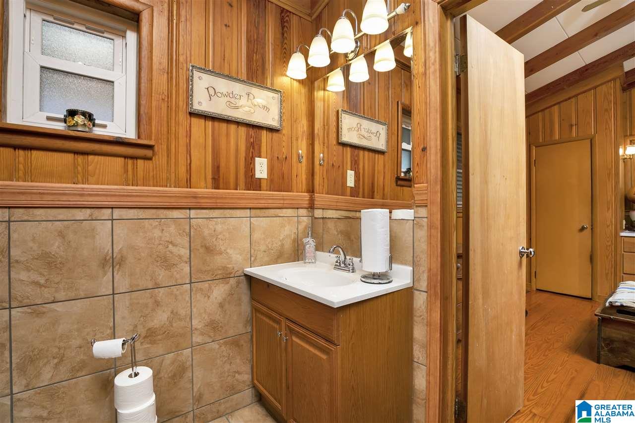 282 Lakeshore Lane Oneonta, AL 35121 - Photo 19 of 46