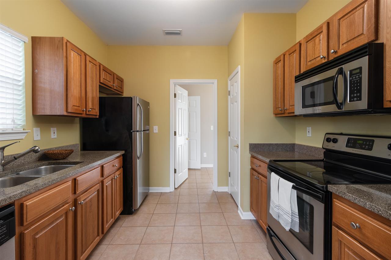 6883 Crimson Ridge Street Gulf Shores, AL 36542 - Photo 8 of 23 Kitchen