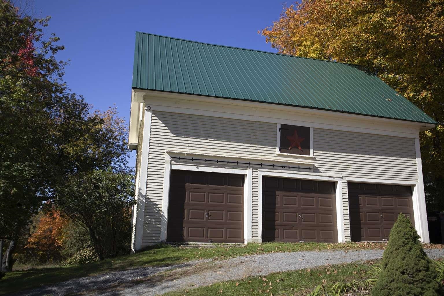 15 Mountain Street Brighton, VT 05846 - Photo 2 of 20