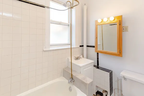 $1,750 | 4613 North Ashland Avenue, Unit 3, Chicago, IL 60640