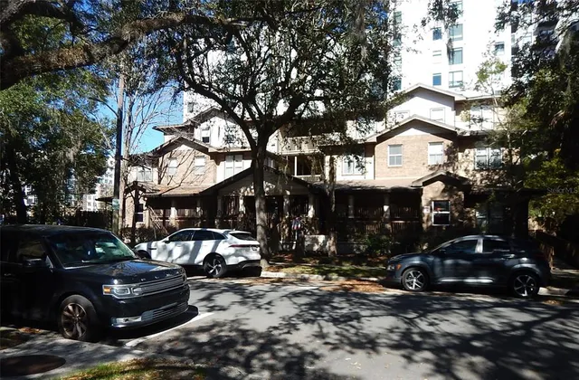 $1,200 | 1220 Southwest 1 Avenue, Unit 305, Gainesville, FL 32601
