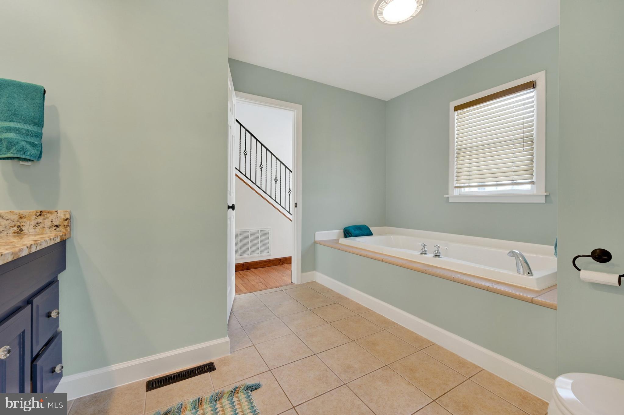 505 Murphy Road Centreville, MD 21617 - Photo 20 of 39 Owners bath