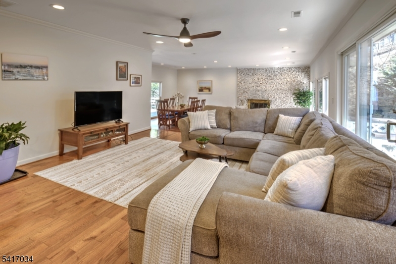 10 Roxiticus Road Mendham, NJ 07945 - Photo 4 of 26