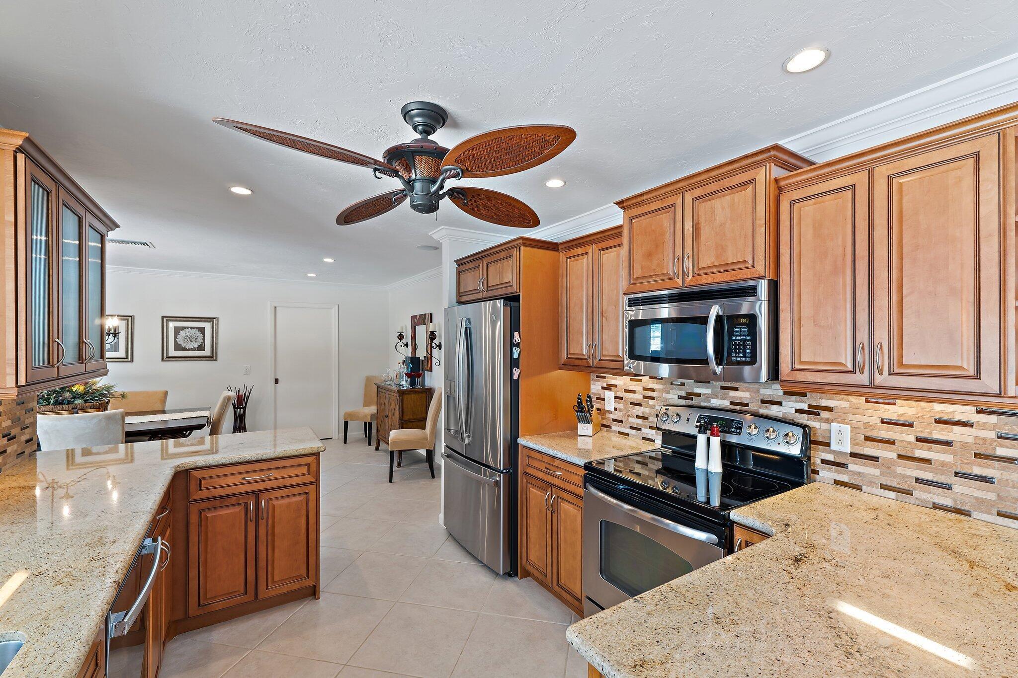 90 Southeast Turtle Creek Drive Jupiter, FL 33469 - Photo 11 of 37 037-90SETurtleCreekDr-Tequesta-SMALL