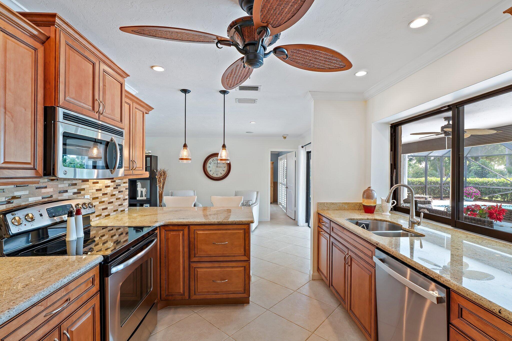 90 Southeast Turtle Creek Drive Jupiter, FL 33469 - Photo 13 of 37 039-90SETurtleCreekDr-Tequesta-SMALL