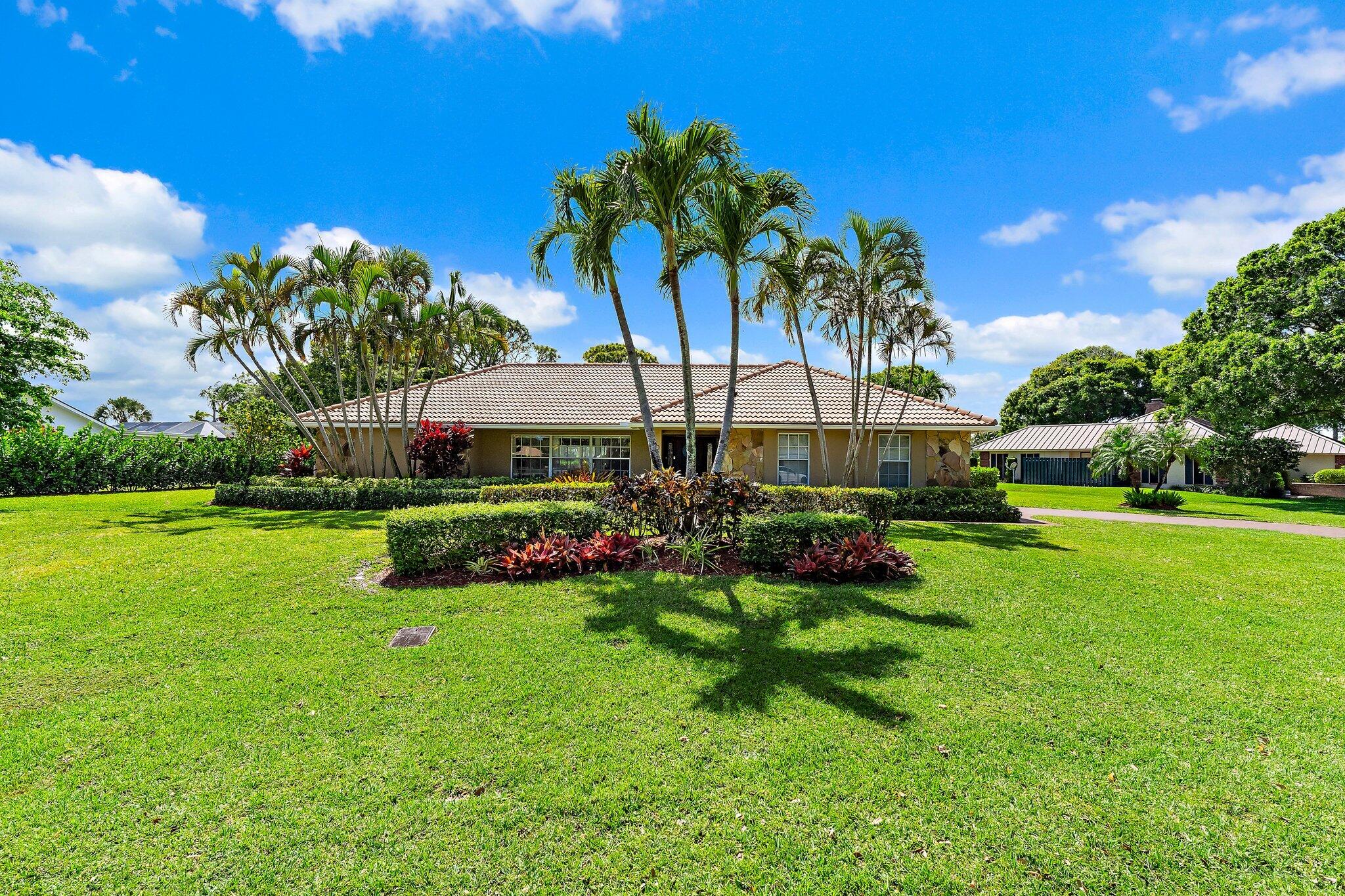 90 Southeast Turtle Creek Drive Jupiter, FL 33469 - Photo 2 of 37 023-90SETurtleCreekDr-Tequesta-SMALL