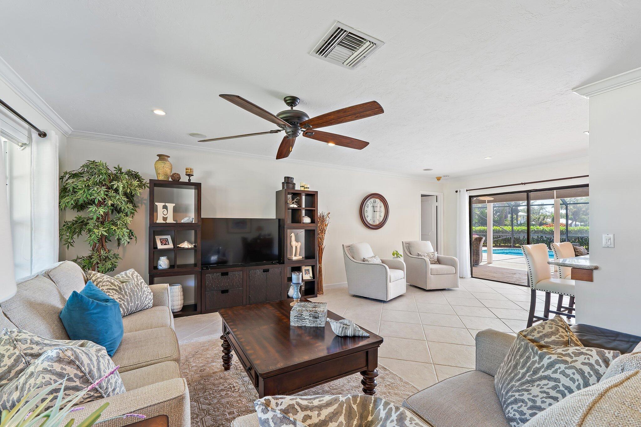 90 Southeast Turtle Creek Drive Jupiter, FL 33469 - Photo 7 of 37 030-90SETurtleCreekDr-Tequesta-SMALL