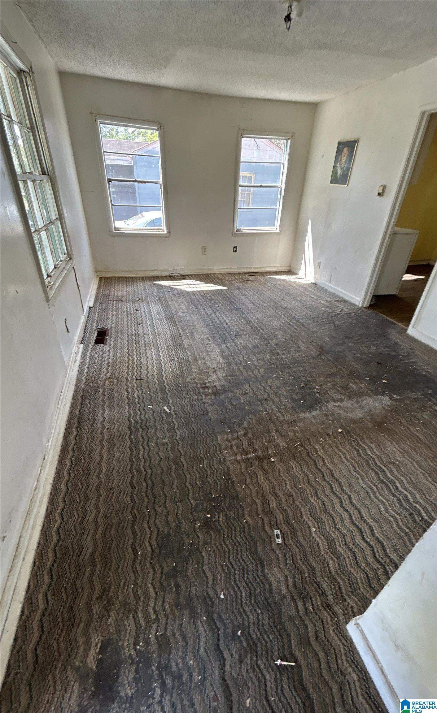 914 21st Street Southwest Birmingham, AL 35211 - Photo 2 of 4