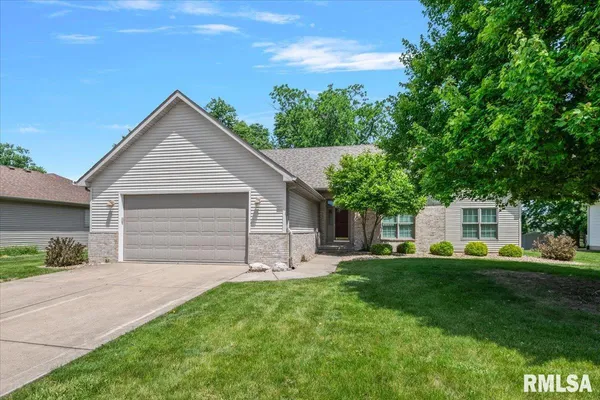 $364,500 | 114 Winter Park Drive, Chatham, IL 62629