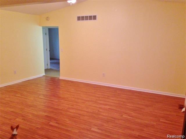 445 Buckingham Road Canton, MI 48188 - Photo 10 of 15