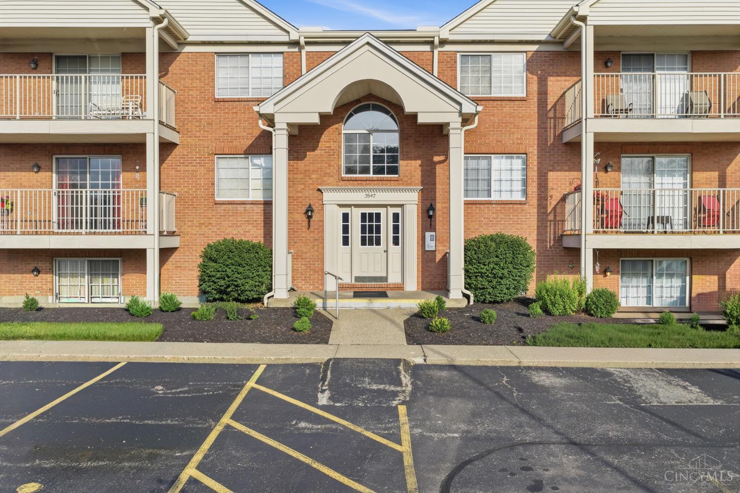 3547 Jessup Road, Unit 1A Cincinnati, OH 45239 - Photo 2 of 46