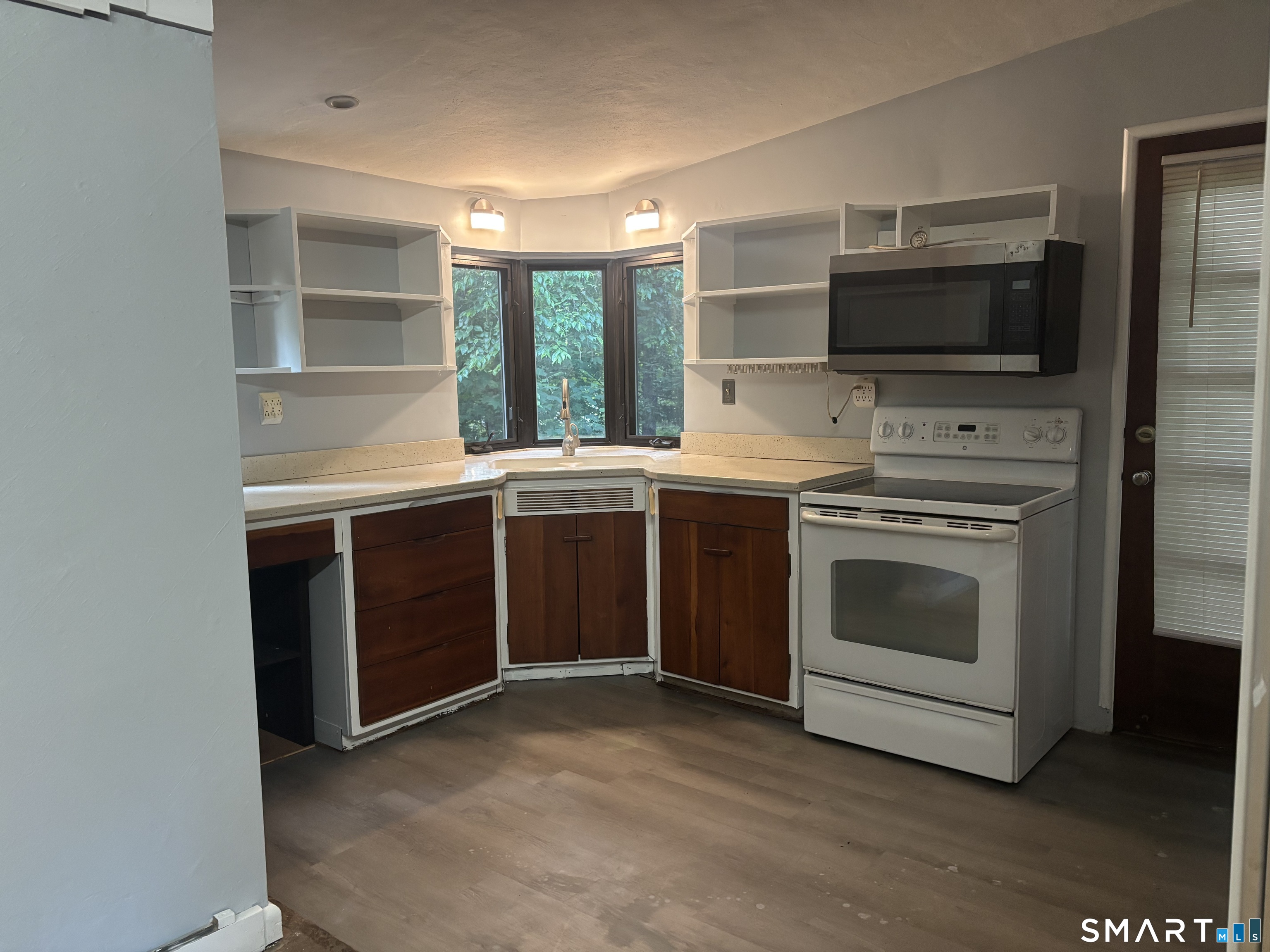 136 Forest Road Milford, CT 06461 - Photo 5 of 10