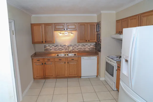 $3,400 | 8443 Sandalwood Drive West, Tallahassee, FL 32305