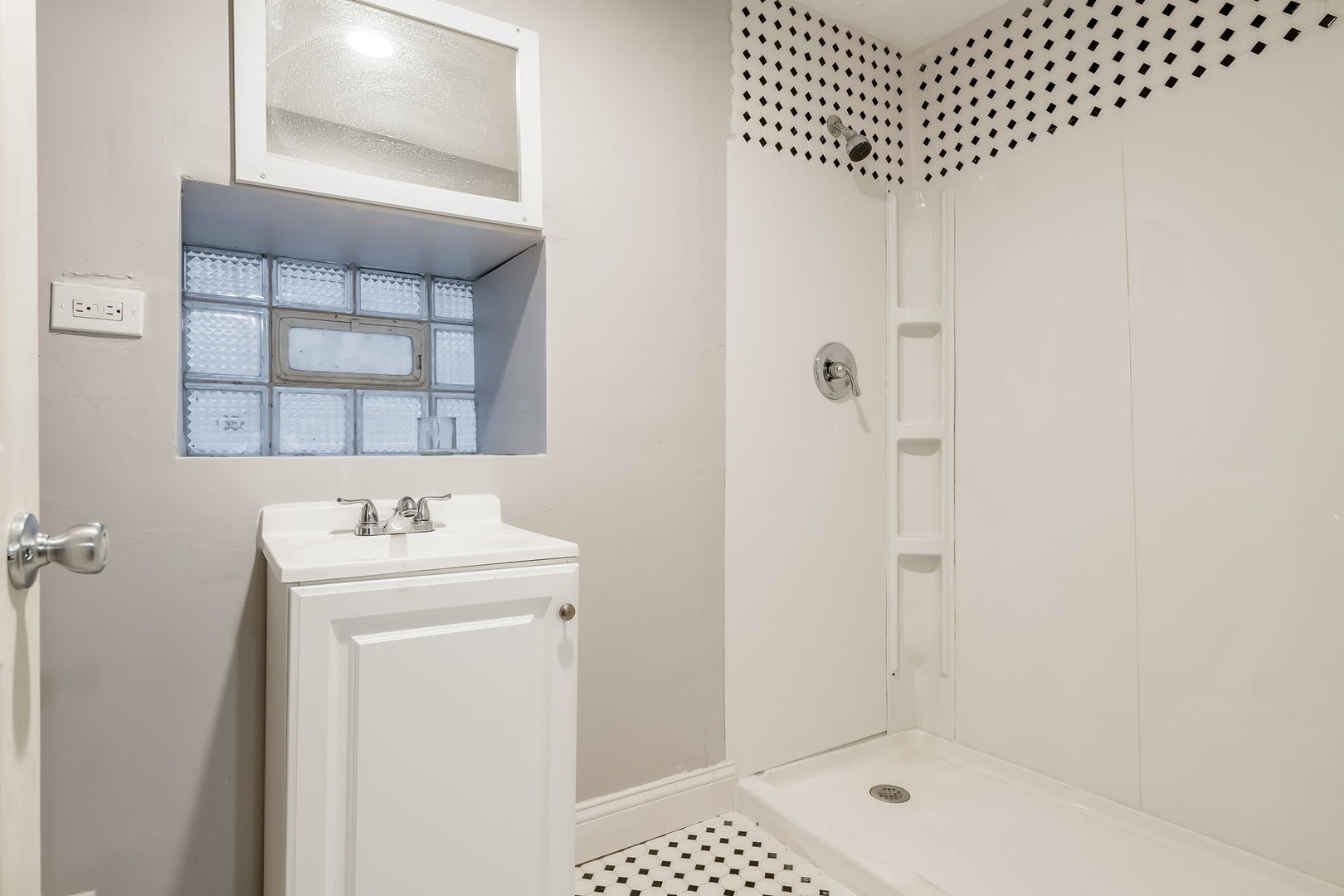 Undisclosed Address Chicago, IL 60609 - Photo 21 of 25