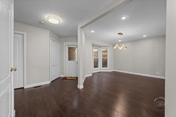 $499,000 | 547 Rosebud Drive South, Lombard, IL 60148