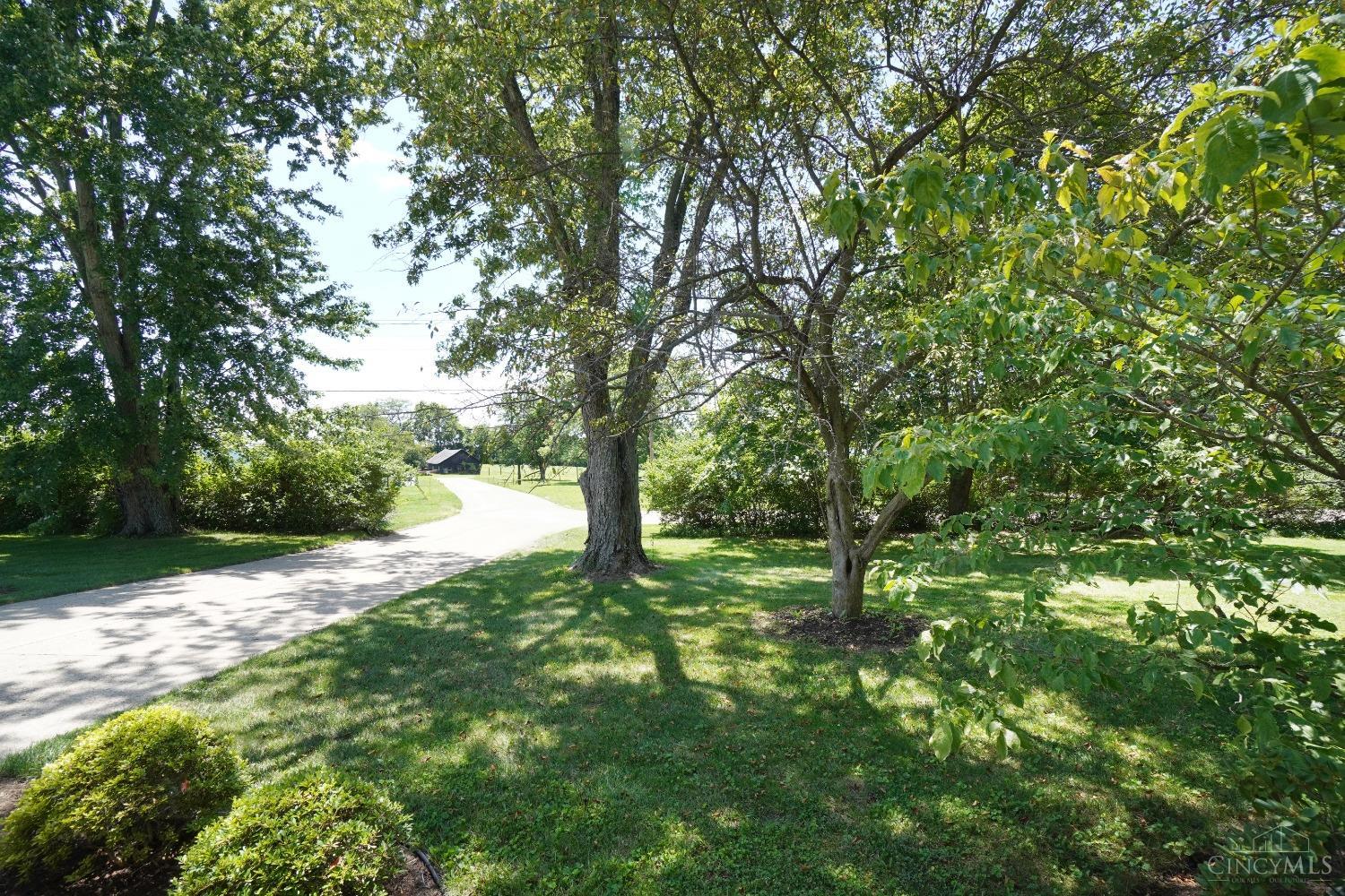 4586 Layhigh Road Hamilton, OH 45013 - Photo 4 of 60
