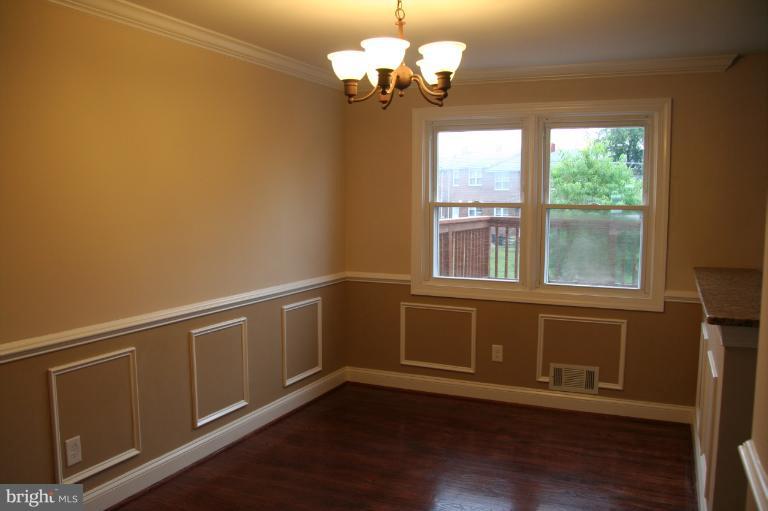 4379 Crest Heights Road Baltimore, MD 21215 - Photo 15 of 20 Dining Room