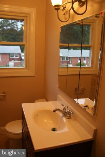 4379 Crest Heights Road Baltimore, MD 21215 - Photo 8 of 20 Full Bath