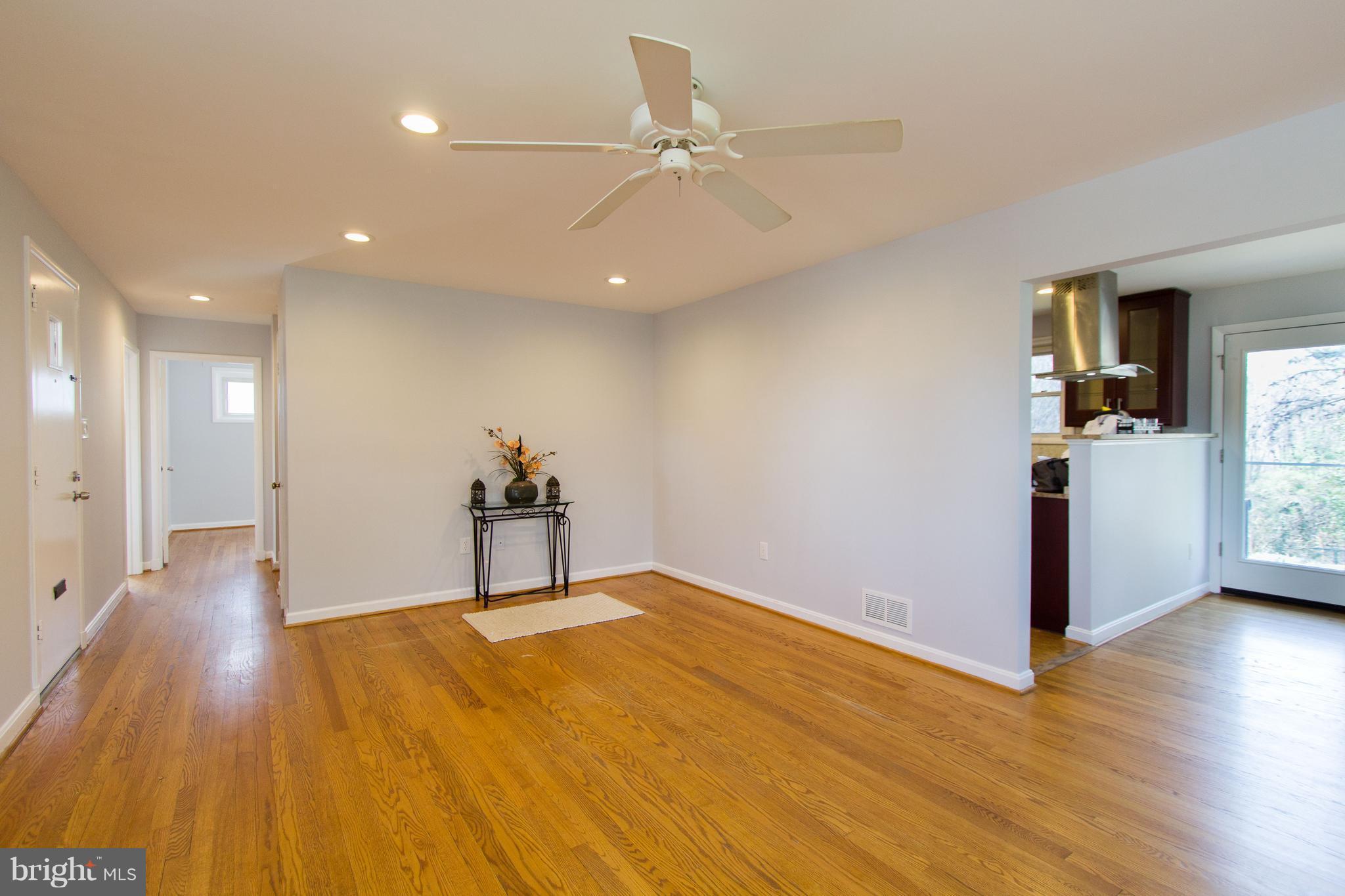 9002 Glenville Road Silver Spring, MD 20901 - Photo 7 of 21 Living Room
