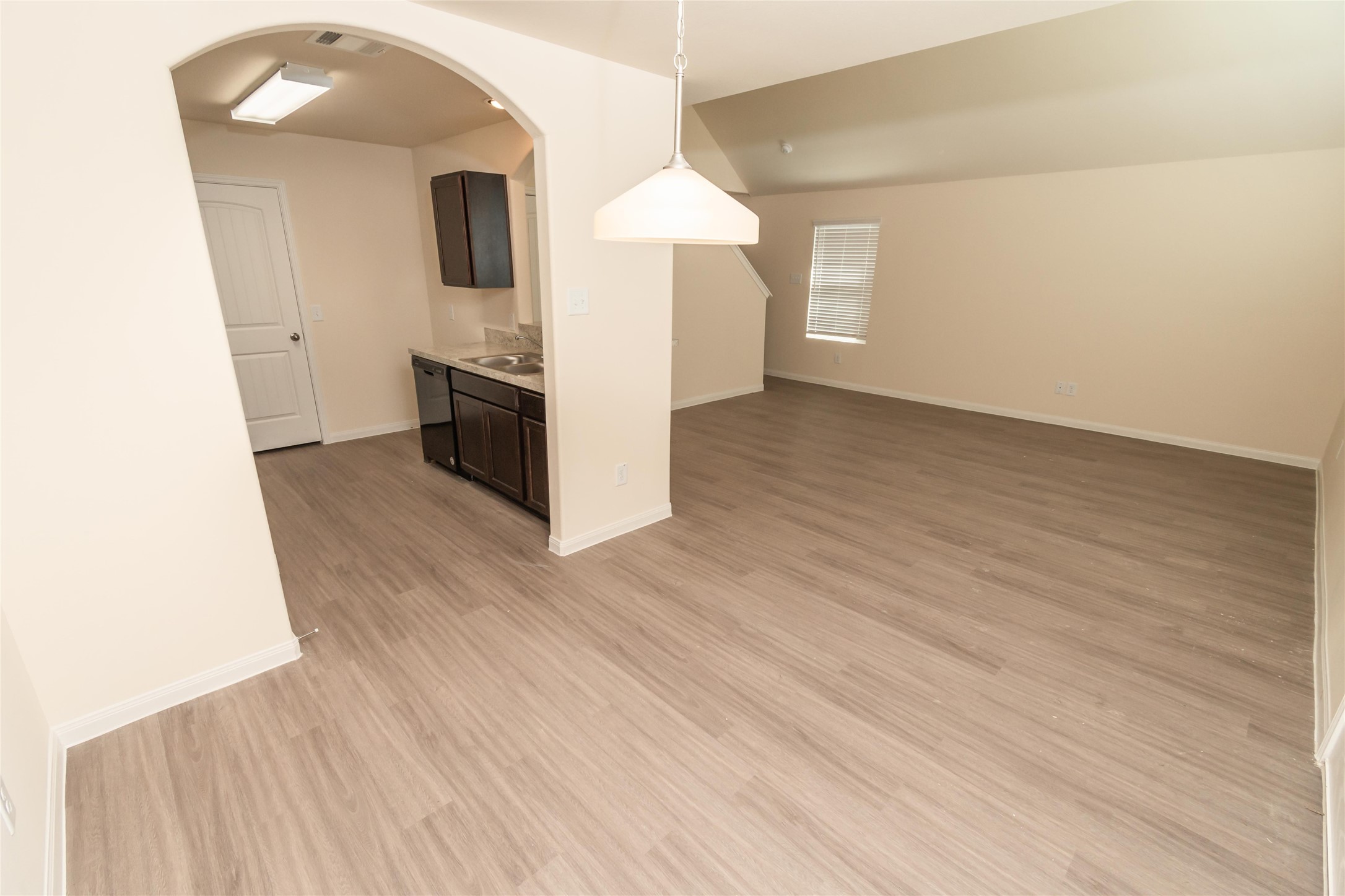 3926 Richey Silver Street Houston, TX 77014 - Photo 5 of 8 Photos may be representative of the floor plan and not the exact home. Finishes, layout, and features of the actual property for lease may vary.