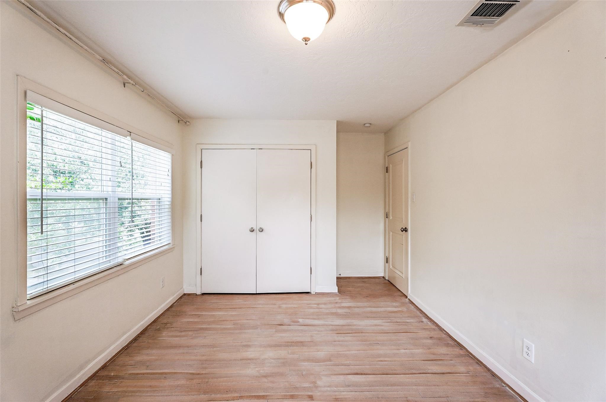 3827 Drake Street Houston, TX 77005 - Photo 22 of 29 2nd Bedroom