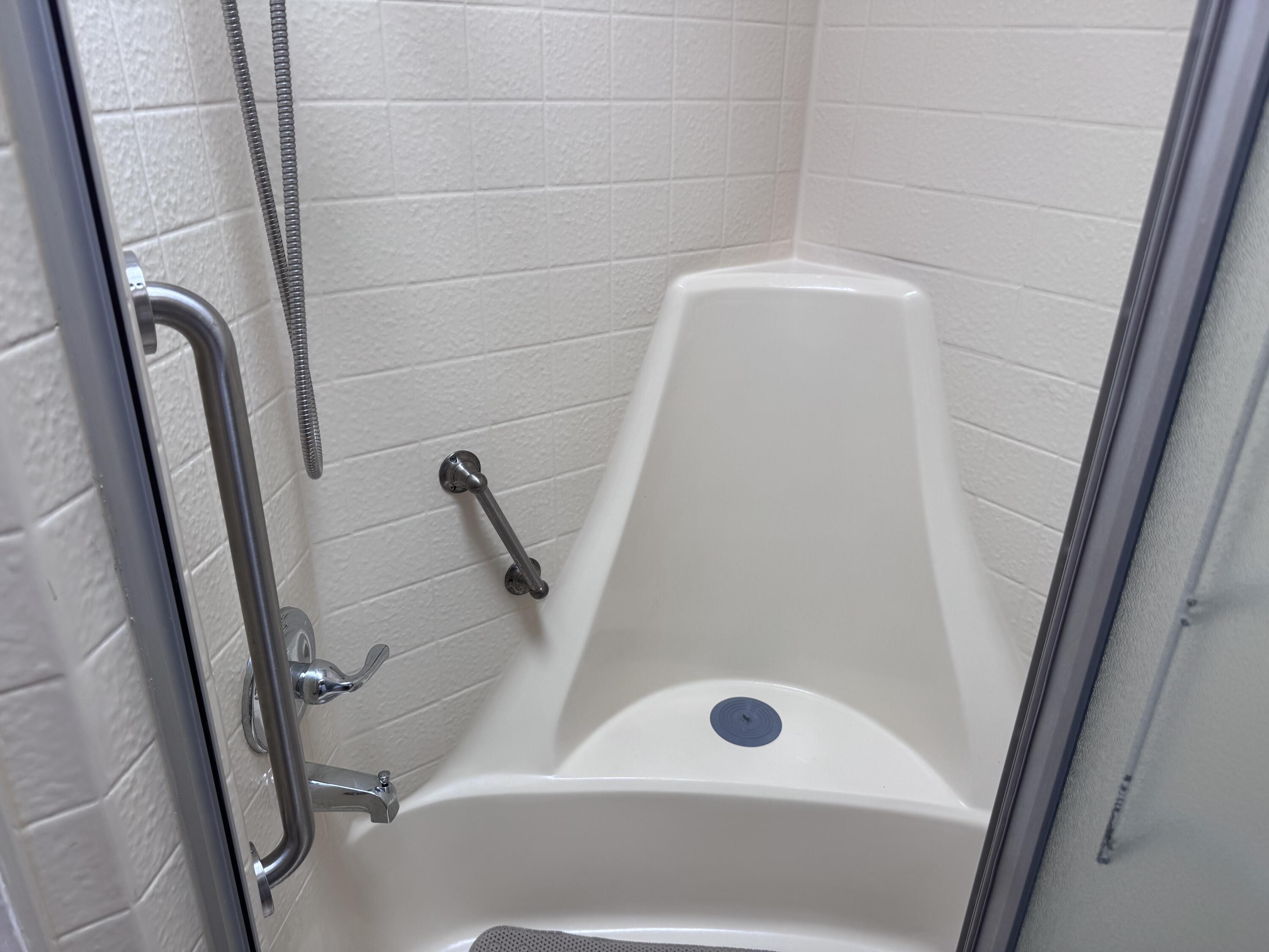 84136 Ave 44, Unit 178 Indio, CA 92203 - Photo 20 of 23 a bathroom with a sink