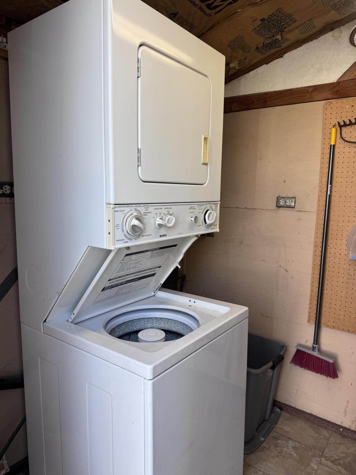 84136 Ave 44, Unit 178 Indio, CA 92203 - Photo 21 of 23 a utility room with dryer and washer