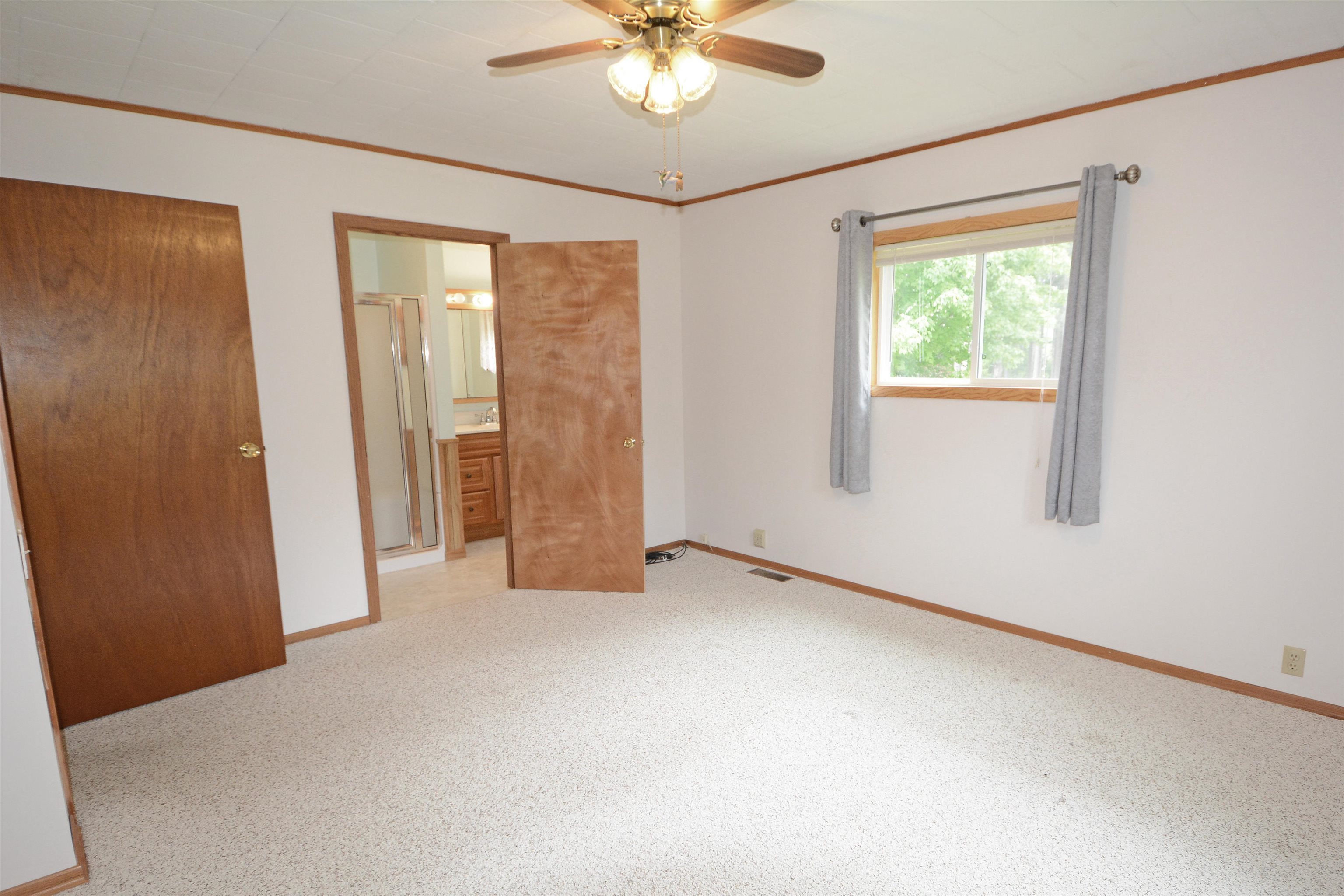 13296 Cinder Road Beulah, MI 49617 - Photo 17 of 49 1900353-16.JPG