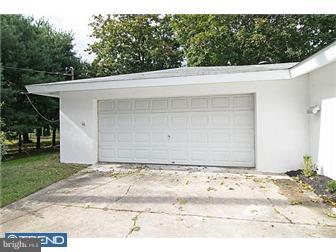 265 Harmony Road Gibbstown, NJ 08027 - Photo 3 of 11 Garage