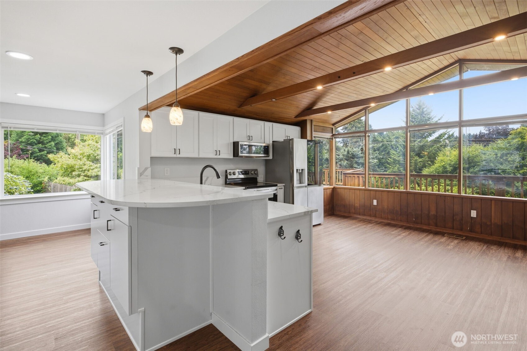 11331 East Riverside Drive Bothell, WA 98011 - Photo 7 of 39