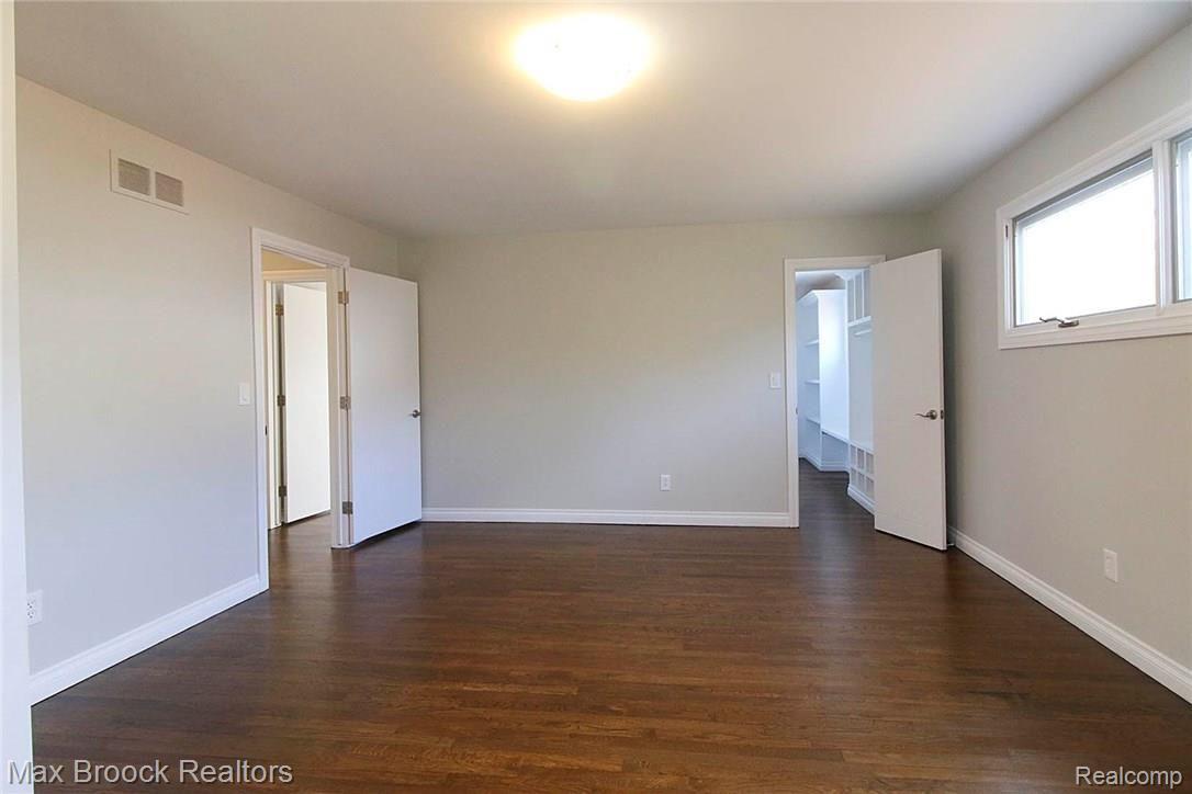1724 Oakstone Drive Rochester, MI 48309 - Photo 21 of 39 1724 Oakstone 032117- (35).jpg