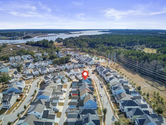 $715,000 | 1056 Oak Bluff Avenue, Charleston, SC 29492