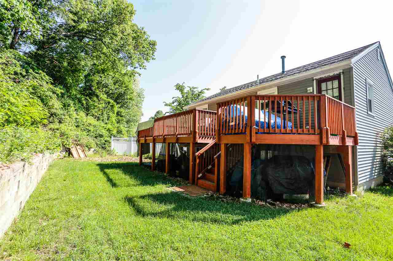 22 Syracuse Road Nashua, NH 03064 - Photo 4 of 24