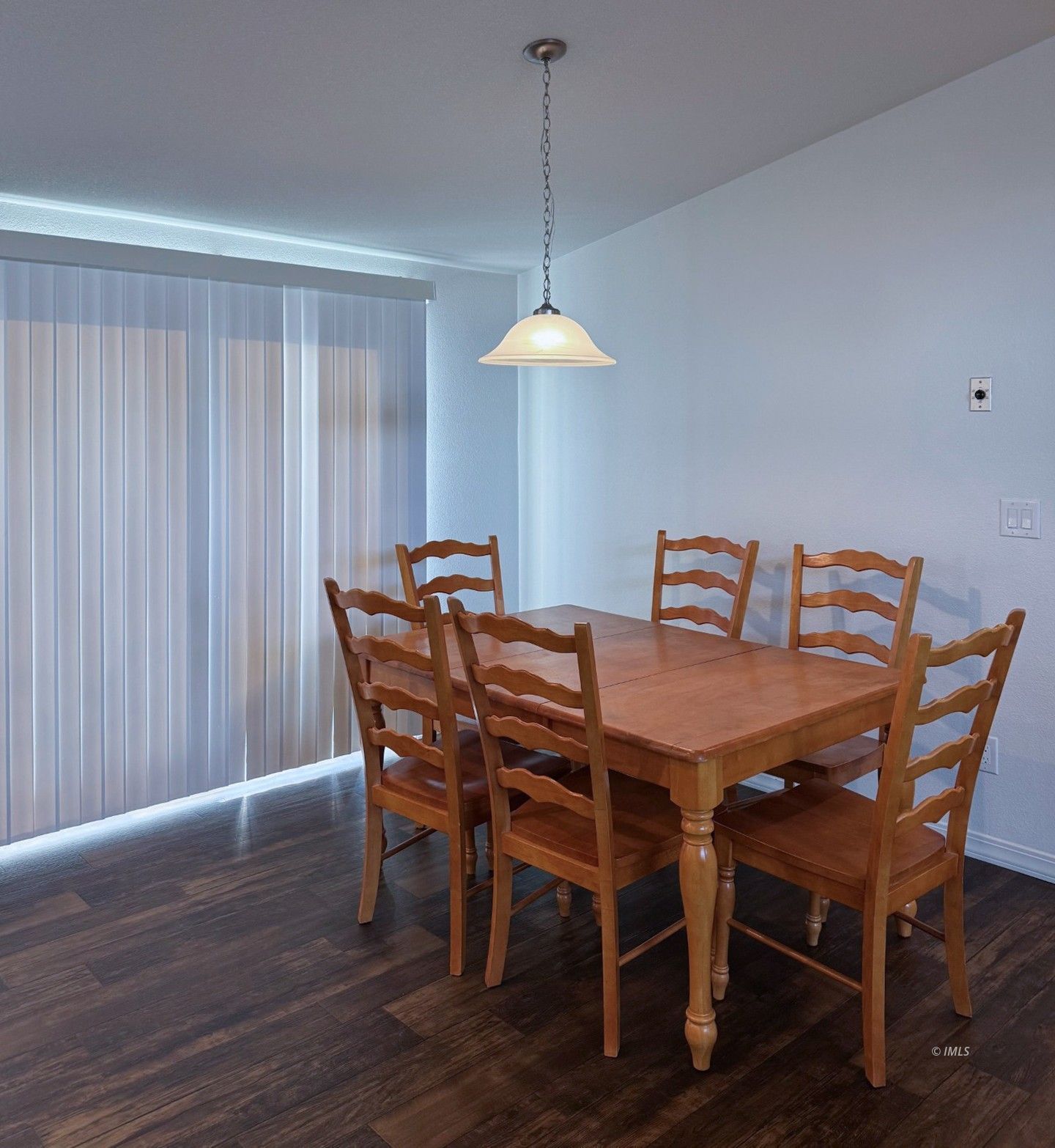 139 Tuolumne Road Bishop, CA 93514 - Photo 5 of 18 Dining Area