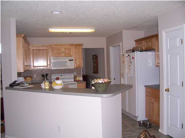 902 Maracel Loop Crestview, FL 32536 - Photo 4 of 12 Gallery Image 4