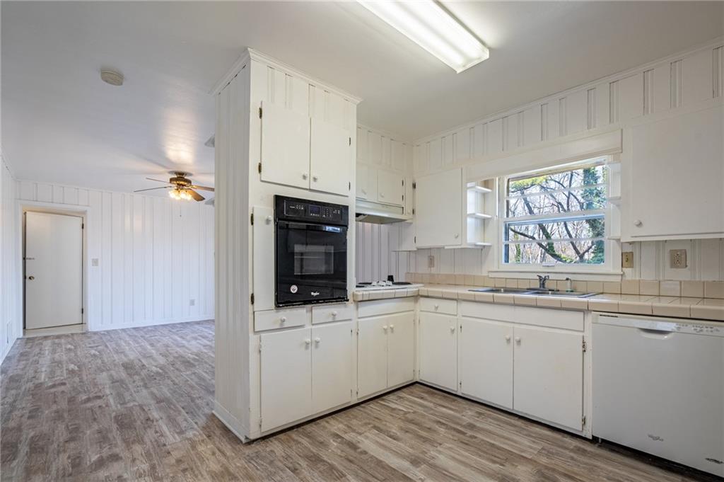 33 Summit Drive Lindale, GA 30147 - Photo 12 of 35