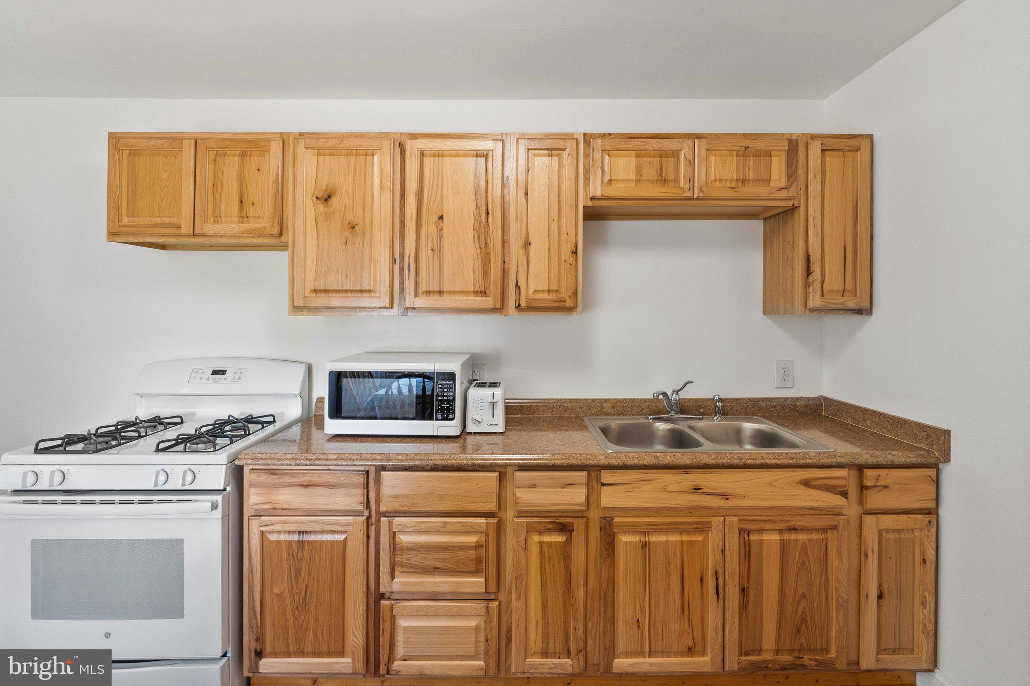 215 West 4th Avenue Ranson, WV 25438 - Photo 17 of 29 Kitchen