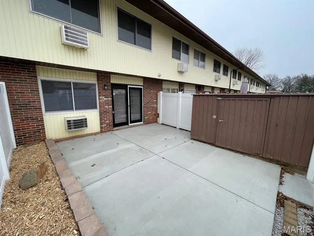 $70,000 | 7394 Hazelcrest Drive, Hazelwood, MO 63042