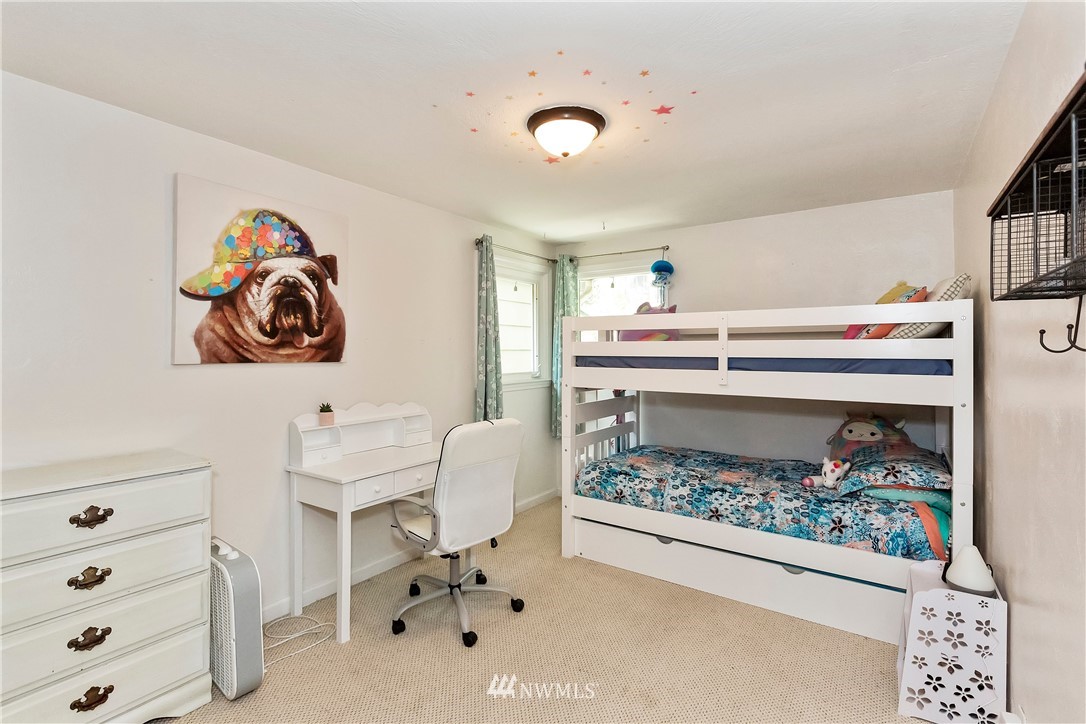 3604 Madrona Street Bremerton, WA 98312 - Photo 19 of 37 a view of a workspace with furniture