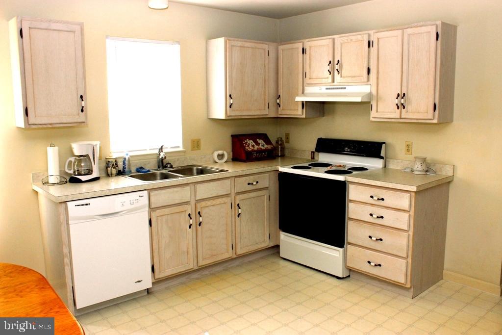 27 Santa Fe Drive Lititz, PA 17543 - Photo 8 of 31 Gallery Image 8