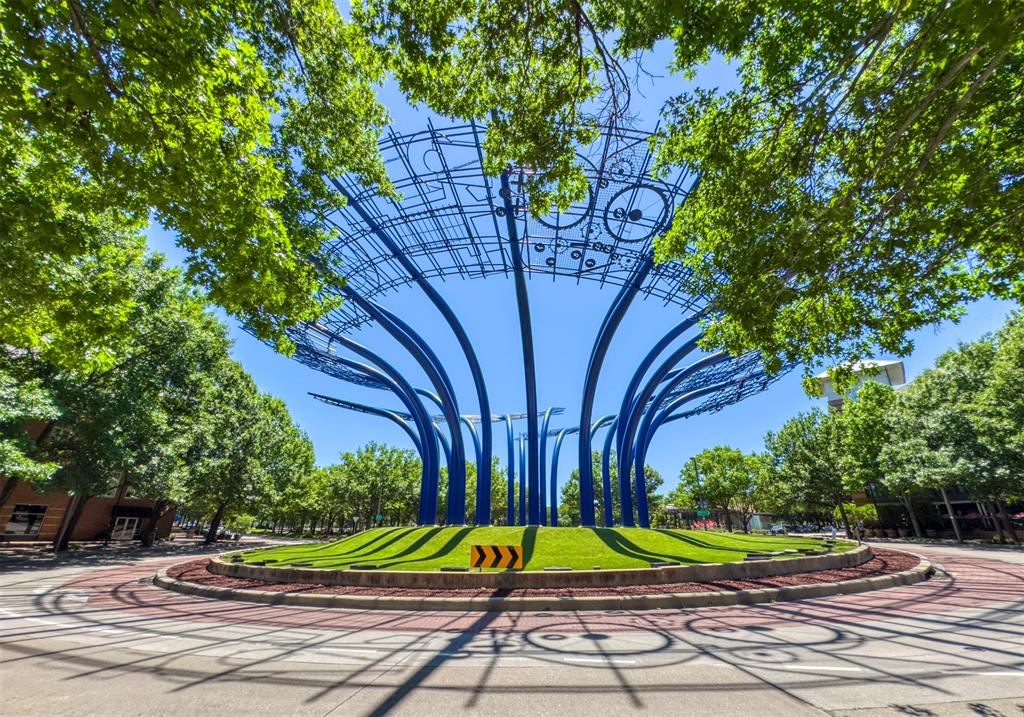 5005 Meridian Lane, Unit 3102 Addison, TX 75001 - Photo 29 of 34 a view of a volley ball court
