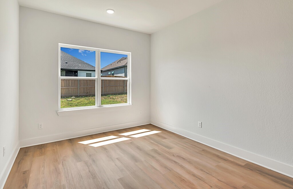 9904 Ridings Drive Waco, TX 76708 - Photo 16 of 37 an empty room with a window