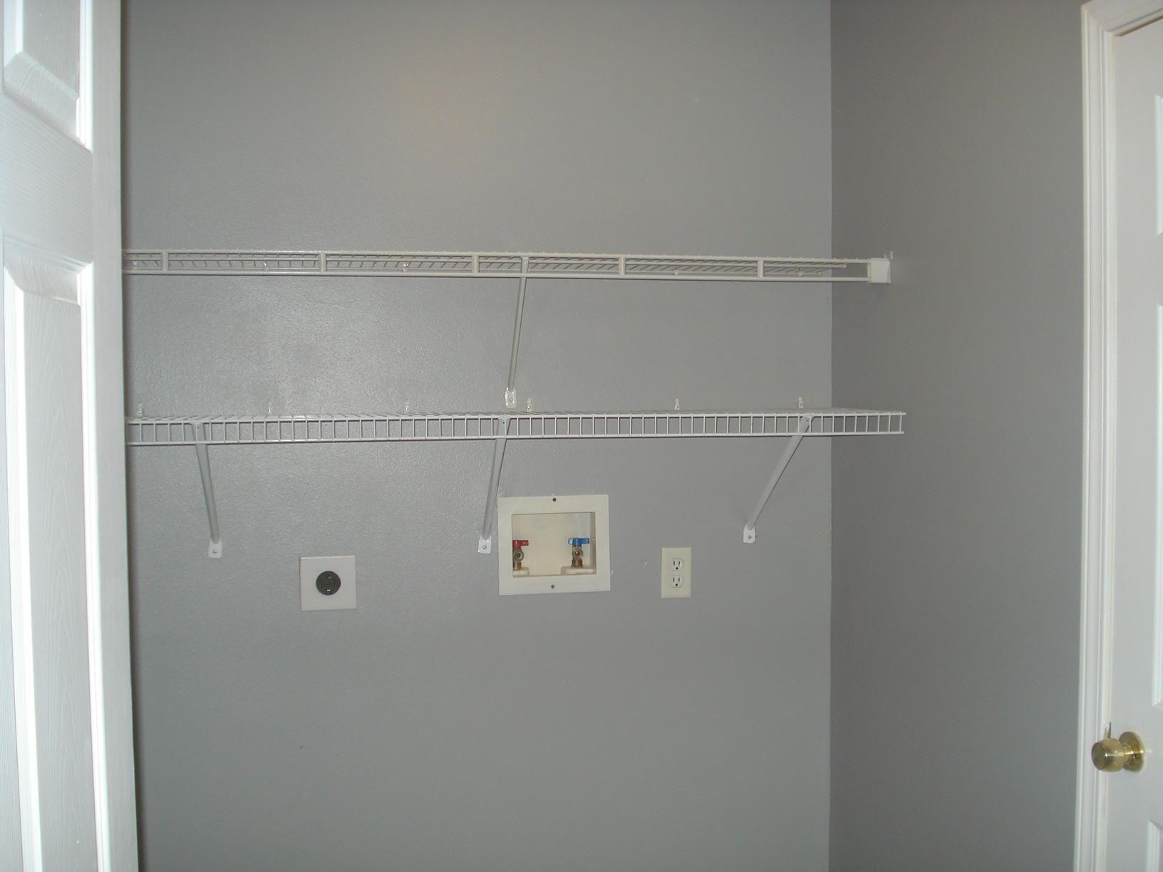 4755 Balboa Road Crestview, FL 32539 - Photo 11 of 30 Laundry Room
