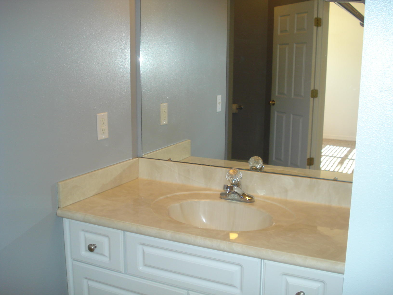 4755 Balboa Road Crestview, FL 32539 - Photo 19 of 30 Her Vanity