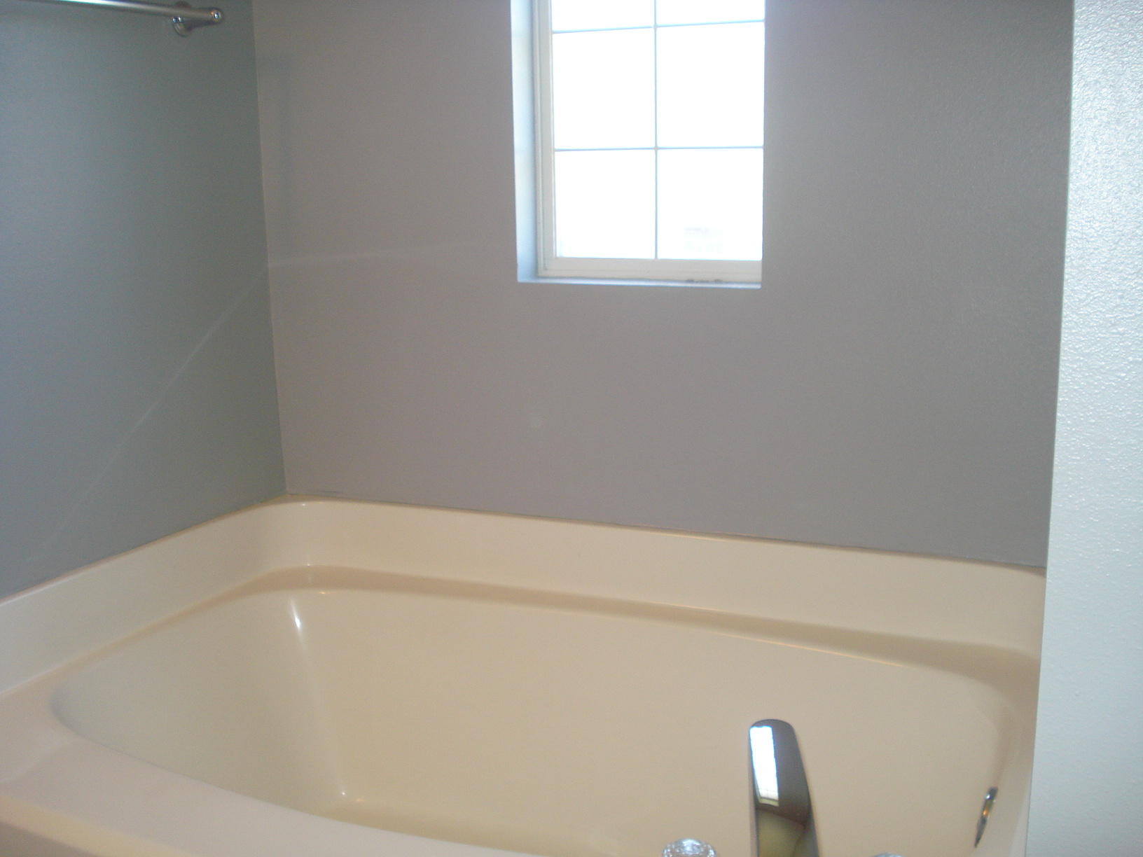 4755 Balboa Road Crestview, FL 32539 - Photo 20 of 30 Garden tub